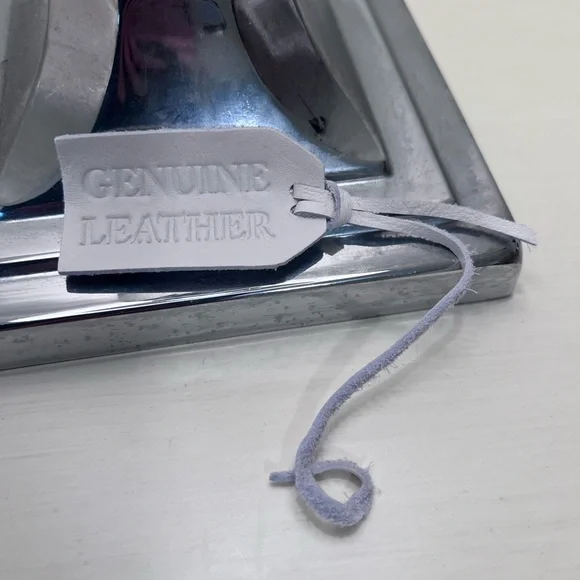 Elegant White Quilted Handbag/Crossbody - Picture 7 of 8